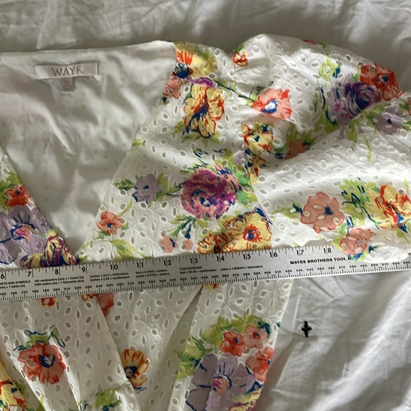 WAYF Bianca Puff Sleeve Floral V-neck Top Shirt ASO Black-ish size XS - Picture 11 of 13